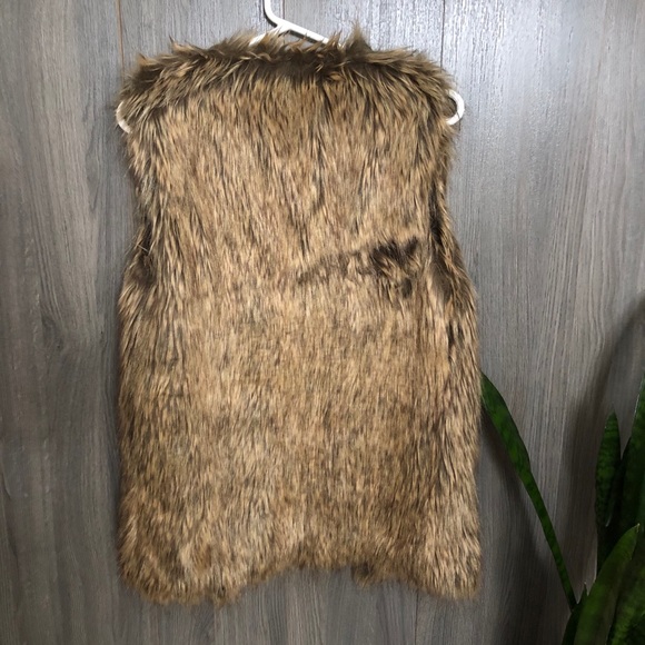 Faux Fur Vest - Picture 4 of 5